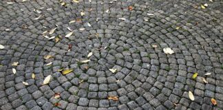 Ile kosztuje ułożenie rur?