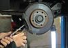 Jak wyregulować hamulec ręczny Opel Astra H?