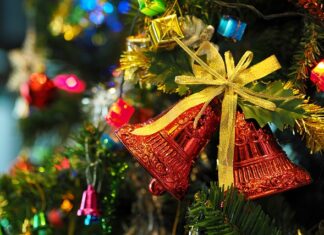 Kiedy rozbiera się choinkę 2023?