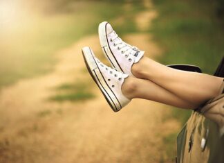 Czy mogę prowadzić samochód z osoba która ma prawo jazdy?